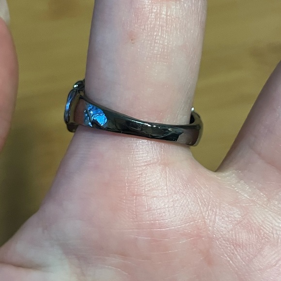 Smooth Alloy / sapphire-like stone size 9.5 Ring | truly gorgeous - Picture 8 of 12